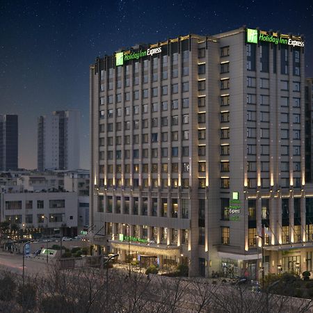 Holiday Inn Express Chengdu Huanhuaxi By Ihg-Near Jinsha Site Musem,Near Wuhou Temple Museum,Welcome Drinks,Free Gym,Free Self-Service Laundry Čcheng-tu Exteriér fotografie