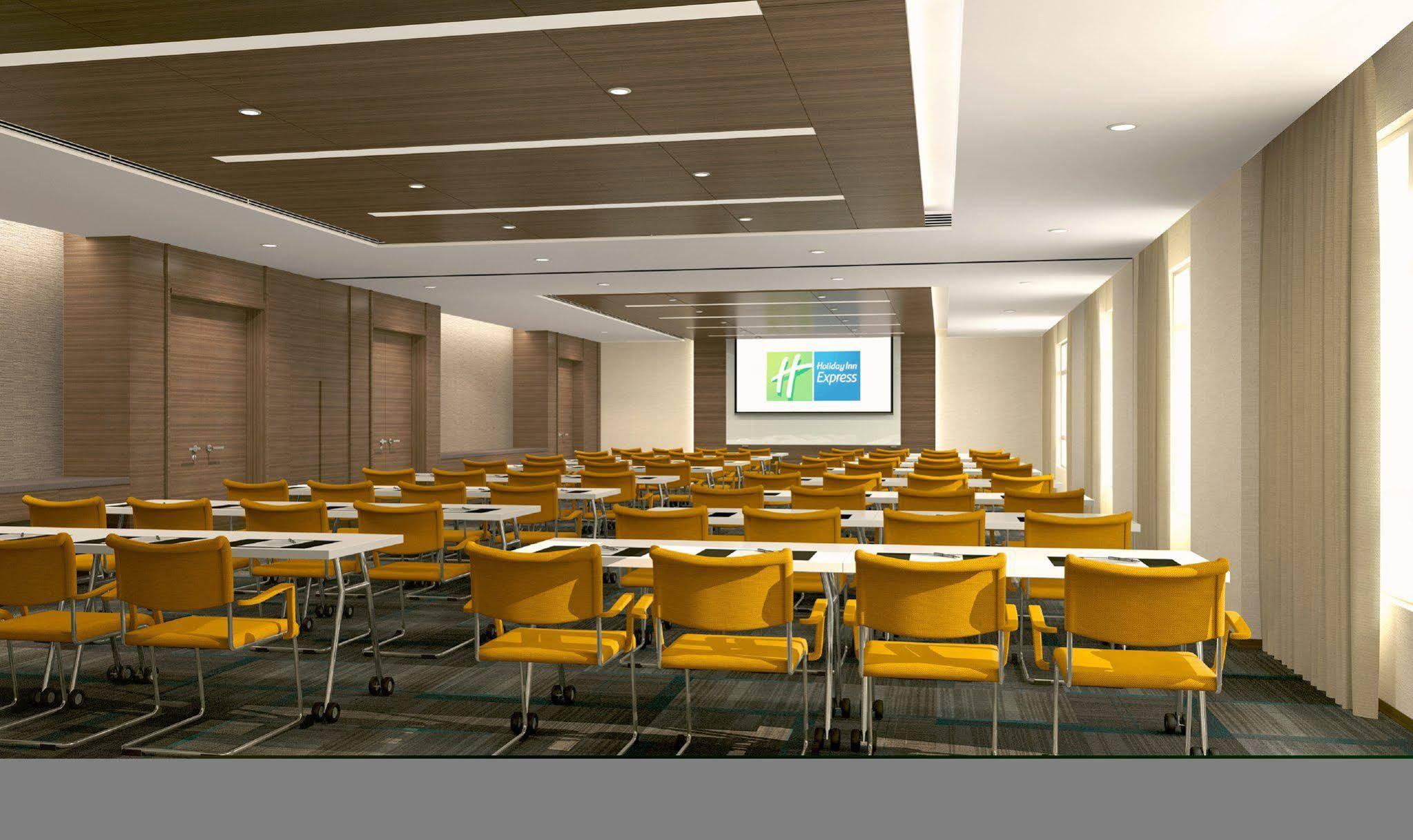 Holiday Inn Express Chengdu Huanhuaxi By Ihg-Near Jinsha Site Musem,Near Wuhou Temple Museum,Welcome Drinks,Free Gym,Free Self-Service Laundry Čcheng-tu Exteriér fotografie