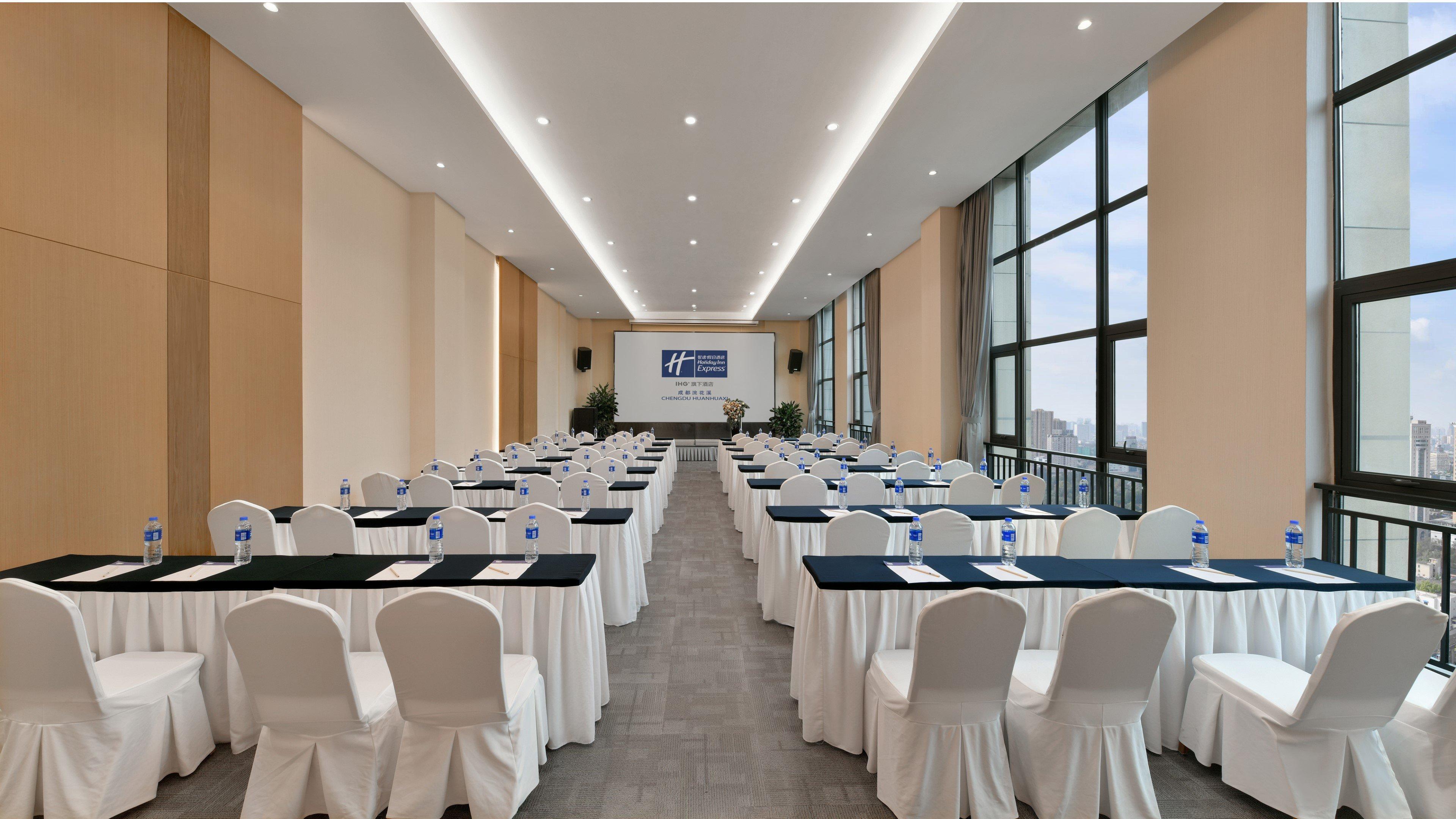 Holiday Inn Express Chengdu Huanhuaxi By Ihg-Near Jinsha Site Musem,Near Wuhou Temple Museum,Welcome Drinks,Free Gym,Free Self-Service Laundry Čcheng-tu Exteriér fotografie
