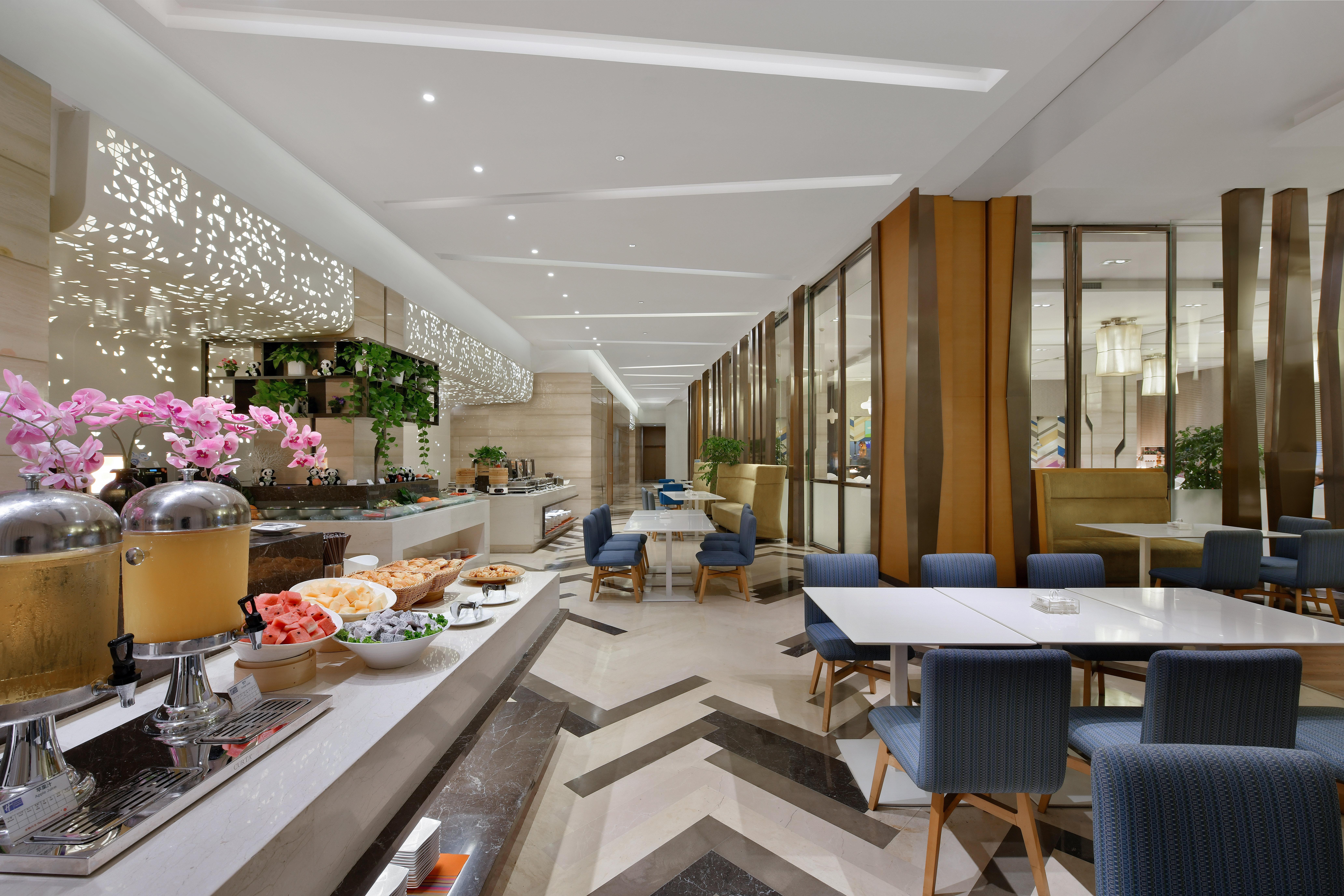 Holiday Inn Express Chengdu Huanhuaxi By Ihg-Near Jinsha Site Musem,Near Wuhou Temple Museum,Welcome Drinks,Free Gym,Free Self-Service Laundry Čcheng-tu Exteriér fotografie
