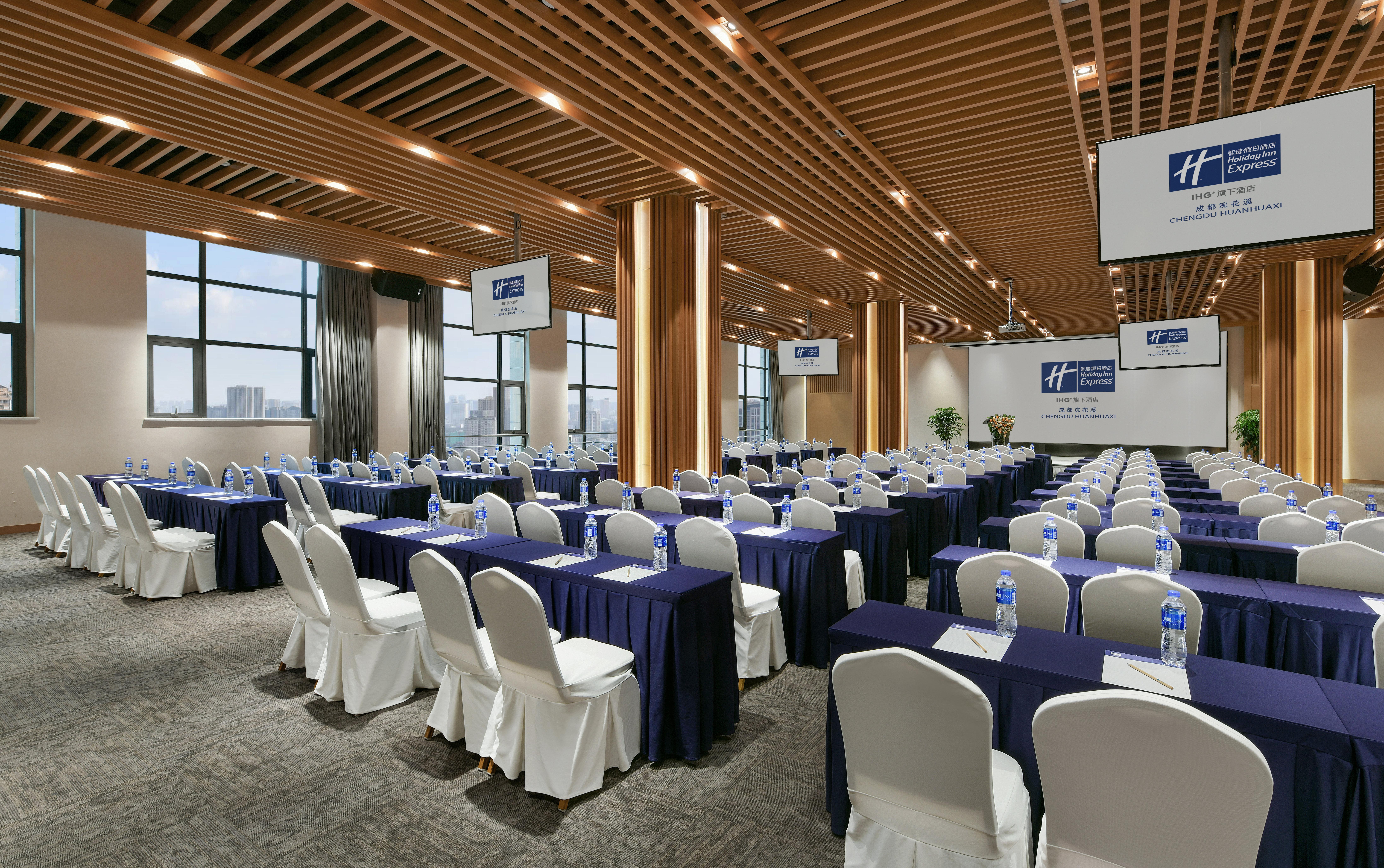 Holiday Inn Express Chengdu Huanhuaxi By Ihg-Near Jinsha Site Musem,Near Wuhou Temple Museum,Welcome Drinks,Free Gym,Free Self-Service Laundry Čcheng-tu Exteriér fotografie