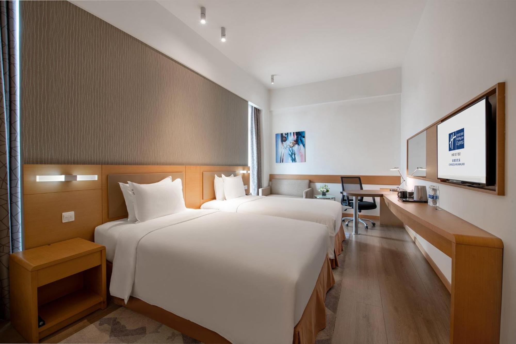 Holiday Inn Express Chengdu Huanhuaxi By Ihg-Near Jinsha Site Musem,Near Wuhou Temple Museum,Welcome Drinks,Free Gym,Free Self-Service Laundry Čcheng-tu Exteriér fotografie