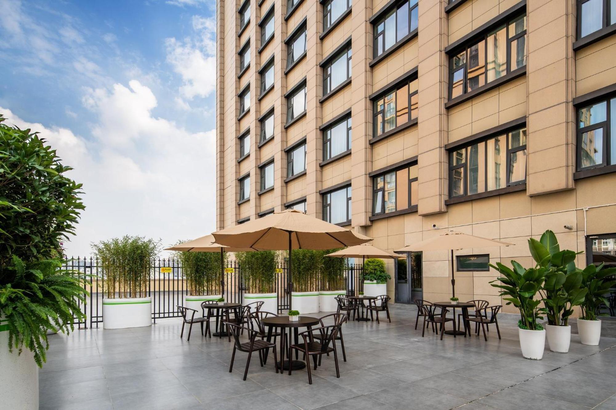 Holiday Inn Express Chengdu Huanhuaxi By Ihg-Near Jinsha Site Musem,Near Wuhou Temple Museum,Welcome Drinks,Free Gym,Free Self-Service Laundry Čcheng-tu Exteriér fotografie