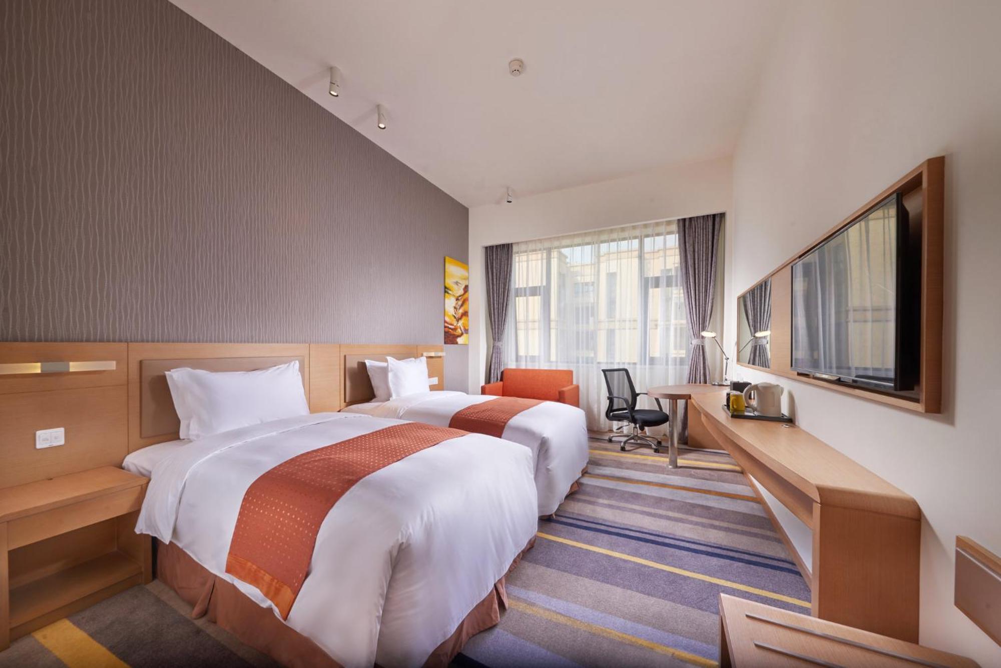 Holiday Inn Express Chengdu Huanhuaxi By Ihg-Near Jinsha Site Musem,Near Wuhou Temple Museum,Welcome Drinks,Free Gym,Free Self-Service Laundry Čcheng-tu Exteriér fotografie